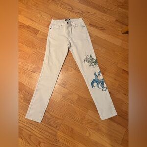 Venus Pants White W/Floral Motif, Size 4, Skinny, Tapered